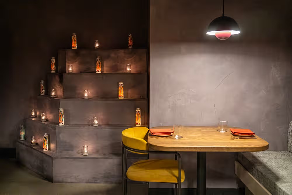 AMANO RESTAURANT parece un espejismo retrofuturista 14