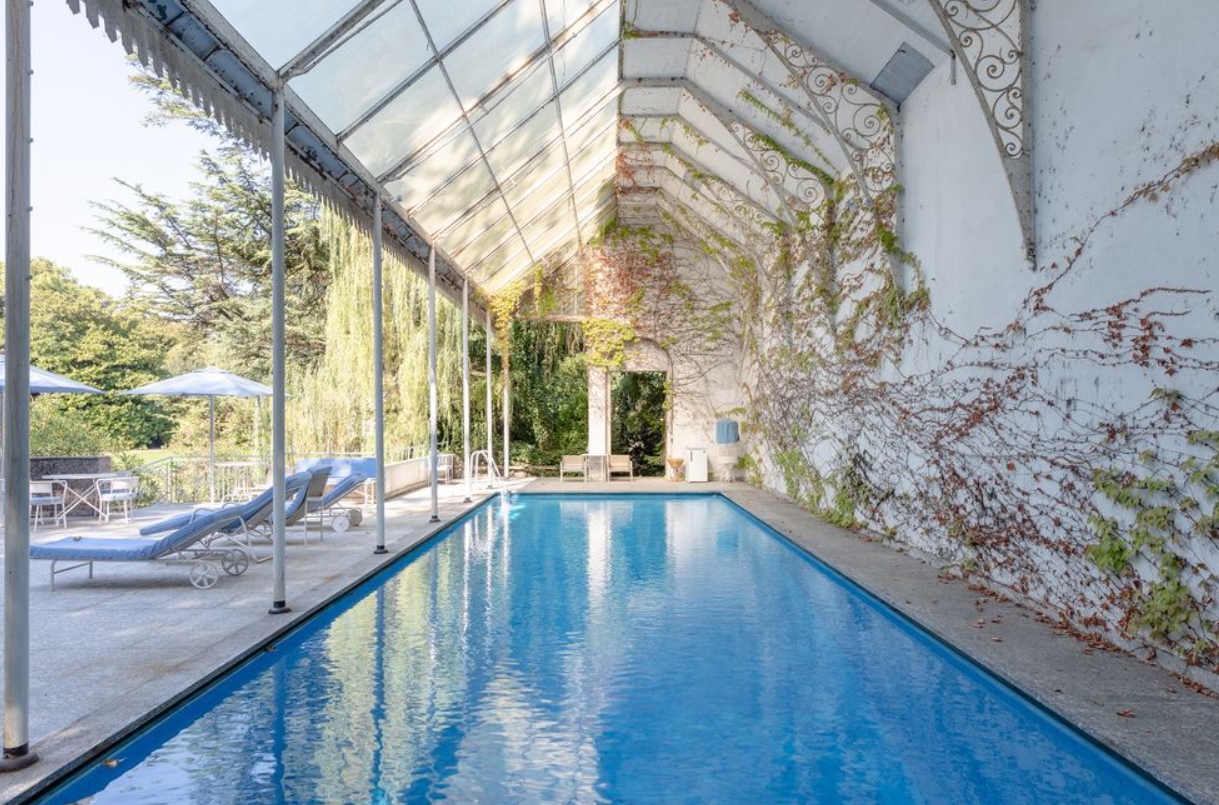 Tipos de piscinas modernas: futuro del lujo y la decoración 26