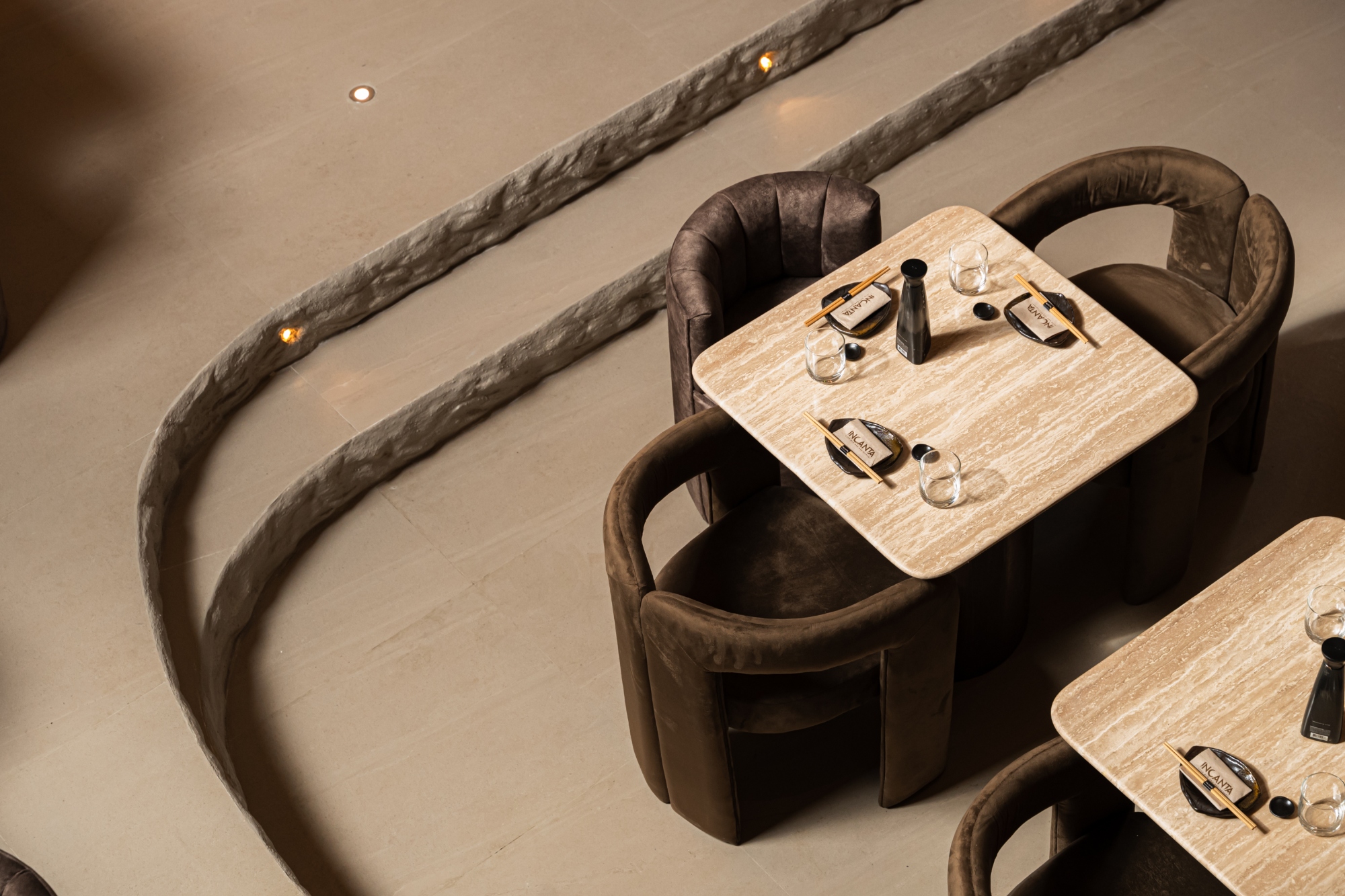 INCANTA Cave Bar: Ruta por la cueva del futuro 8