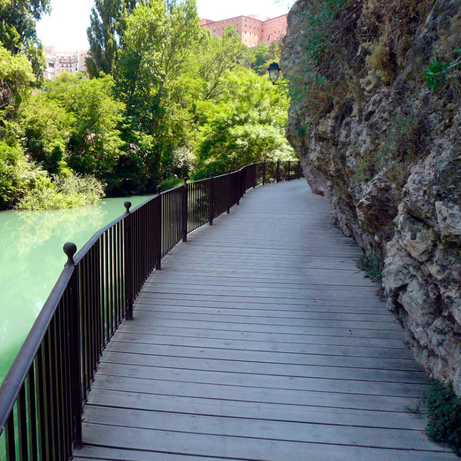 Un Paseo por los Parques Más Bellos de Cuenca 18