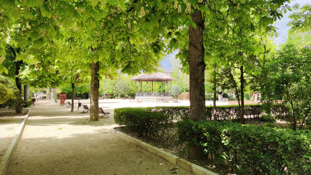 Un Paseo por los Parques Más Bellos de Cuenca 13